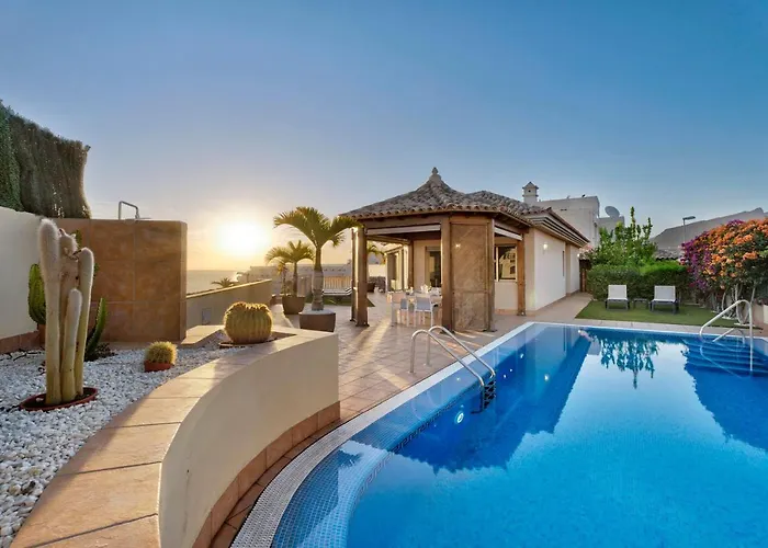 Magnifica Villa Happy Holidays Con Piscina En Los Gigantes